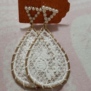 Faux pearl studs with white lace earrings. Nwt